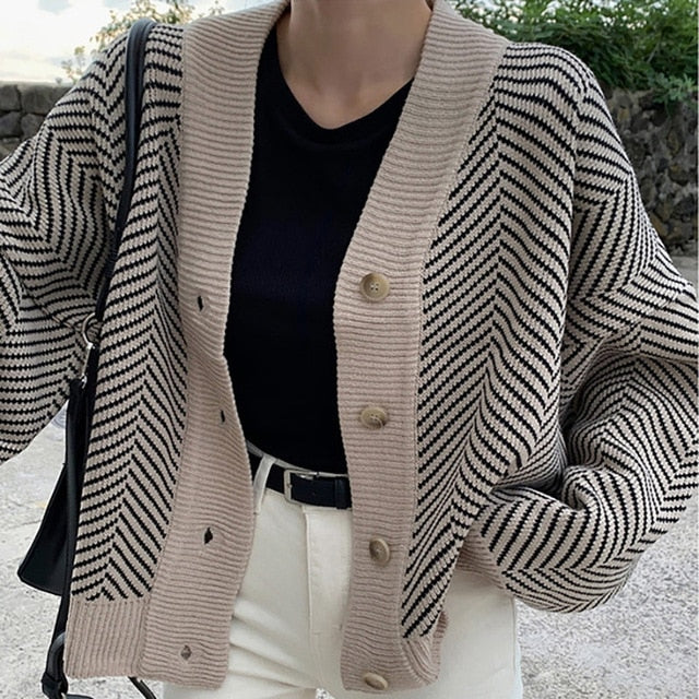 Remiendo de la manera de punto a rayas chaqueta de punto Mujeres top Otoño Invierno 2020 casuales de manga larga ropa exterior del cuello de V Botones Escudo